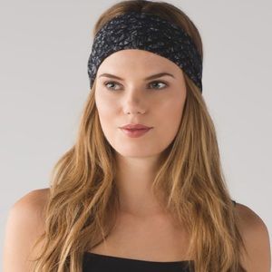 Lululemon fringe fighter headband *nulux
